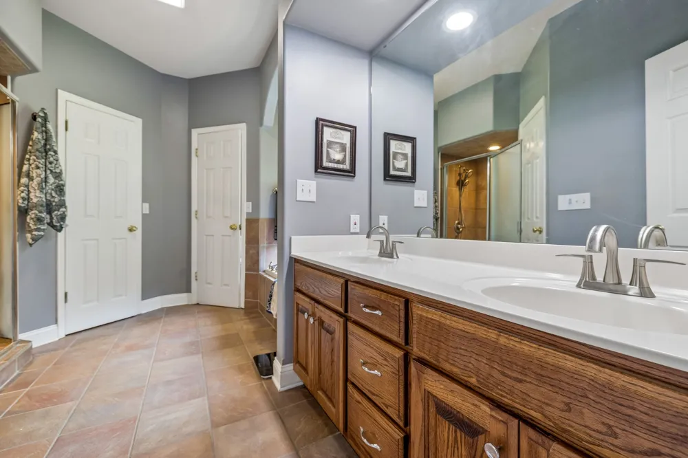 947 Bold Springs Rd Mc Ewen, TN 37101