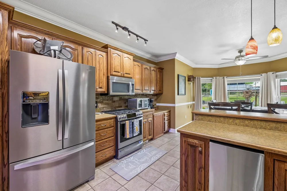 947 Bold Springs Rd Mc Ewen, TN 37101