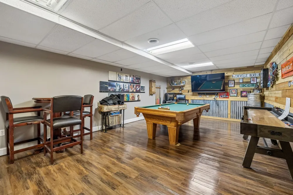 947 Bold Springs Rd Mc Ewen, TN 37101