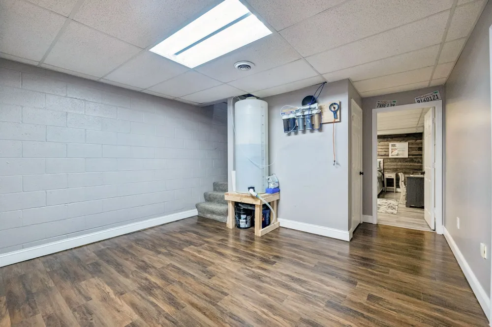 947 Bold Springs Rd Mc Ewen, TN 37101