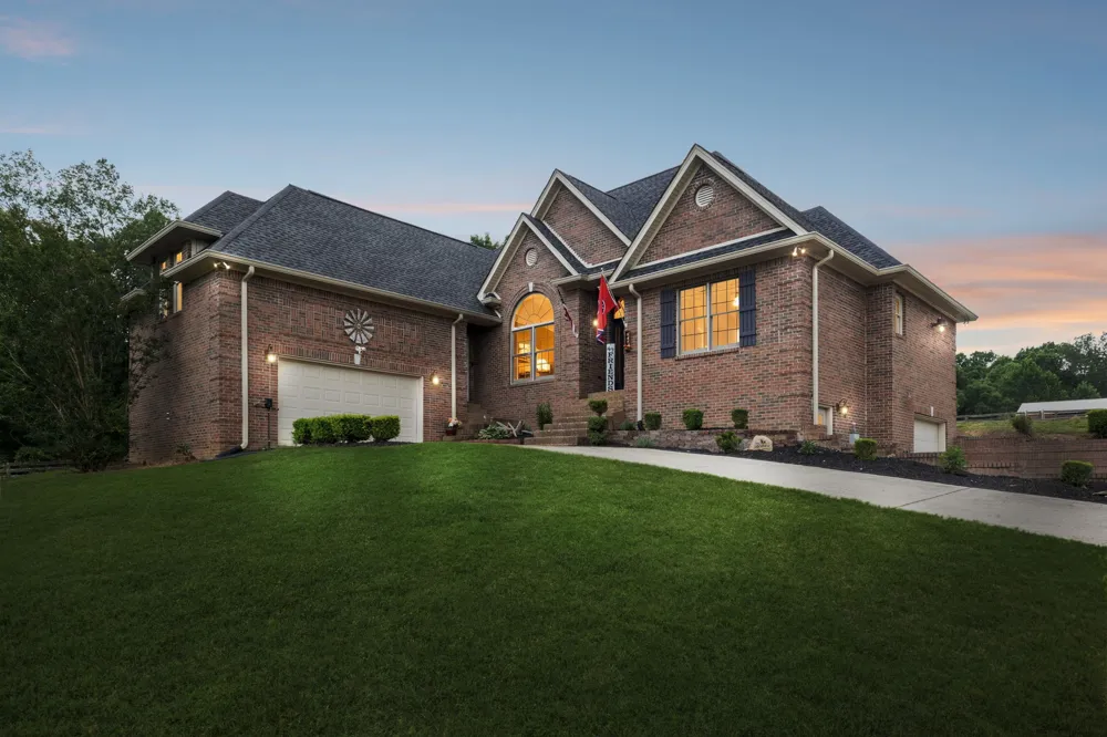 947 Bold Springs Rd Mc Ewen, TN 37101