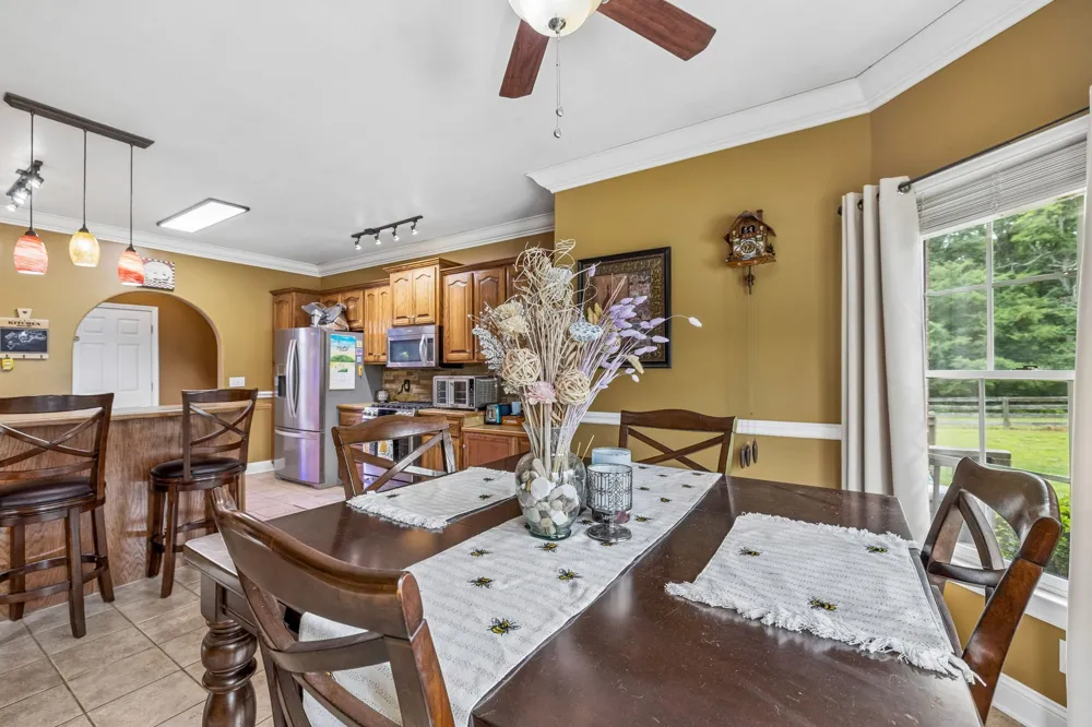 947 Bold Springs Rd Mc Ewen, TN 37101
