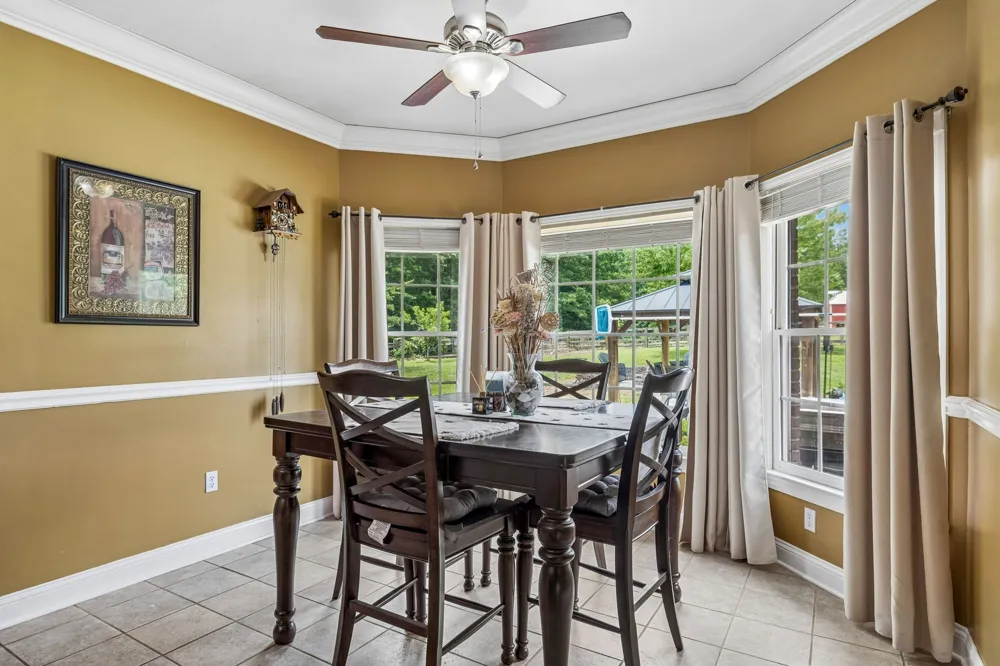 947 Bold Springs Rd Mc Ewen, TN 37101