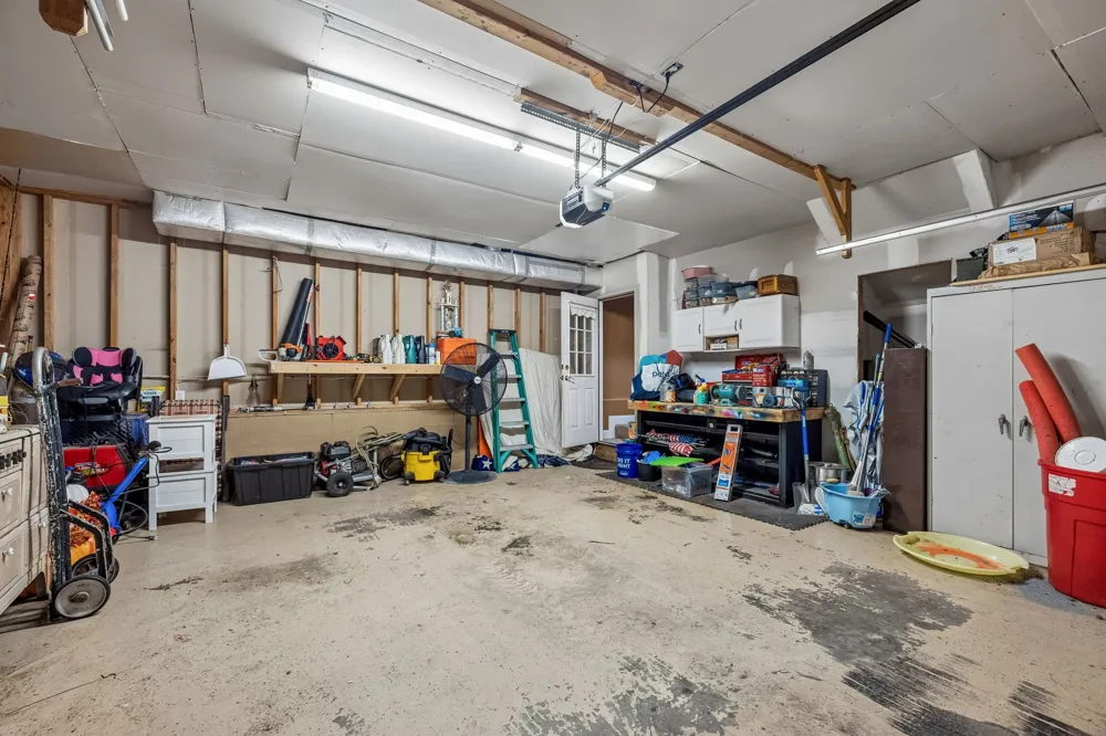 947 Bold Springs Rd Mc Ewen, TN 37101