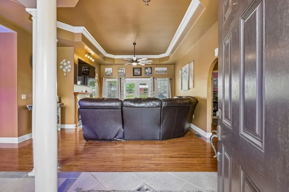 947 Bold Springs Rd Mc Ewen, TN 37101