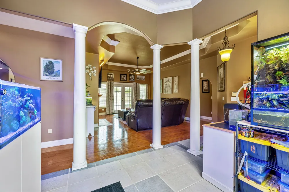947 Bold Springs Rd Mc Ewen, TN 37101