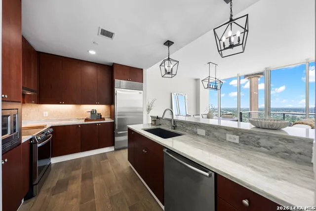 610 E Market St. #3115 San Antonio, TX 78205