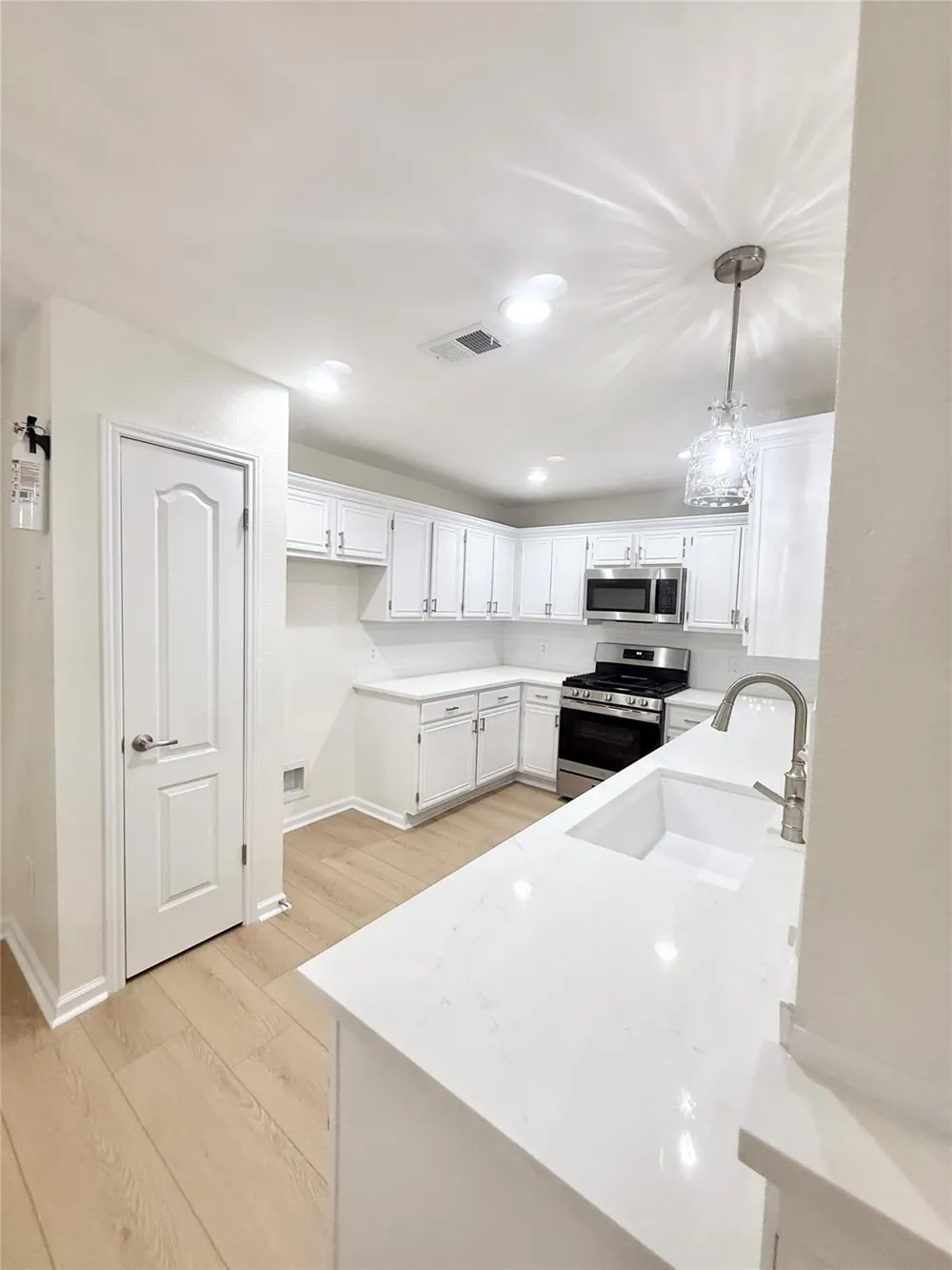 236 Almond Drive Lake Jackson, TX 77566