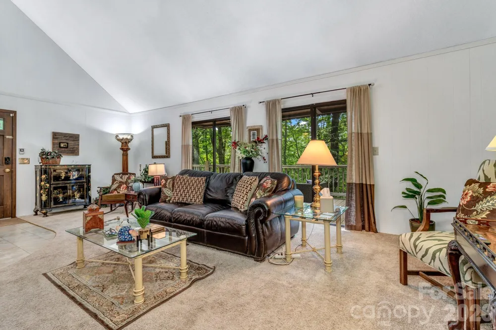 571 Tsisqua Circle Brevard, NC 28712