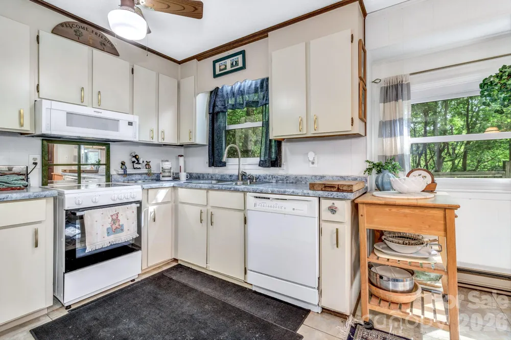 571 Tsisqua Circle Brevard, NC 28712