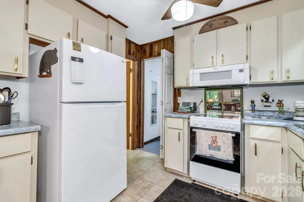 571 Tsisqua Circle Brevard, NC 28712