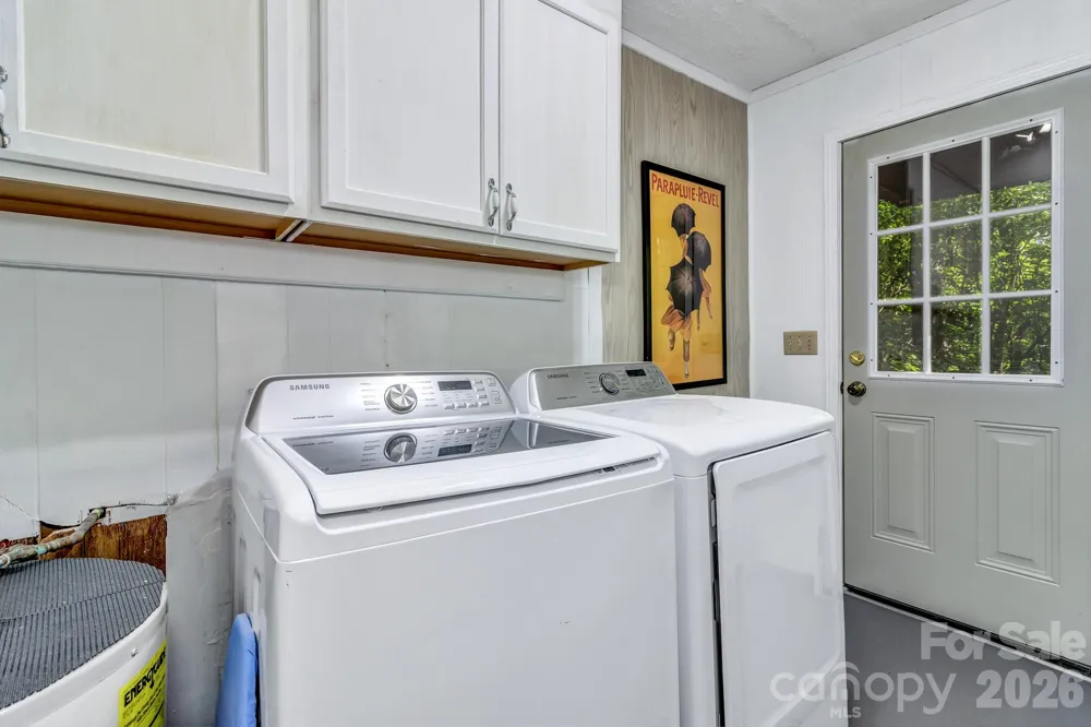571 Tsisqua Circle Brevard, NC 28712