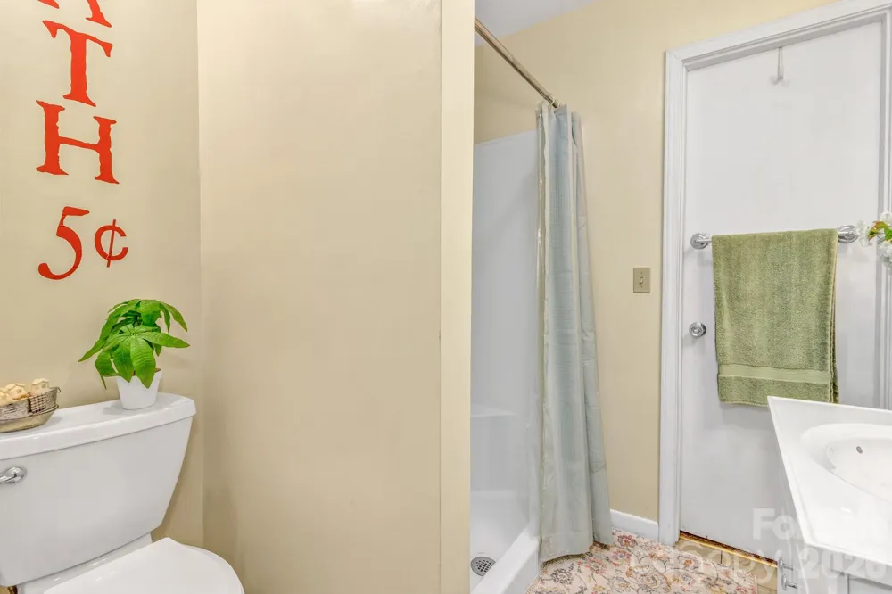 571 Tsisqua Circle Brevard, NC 28712
