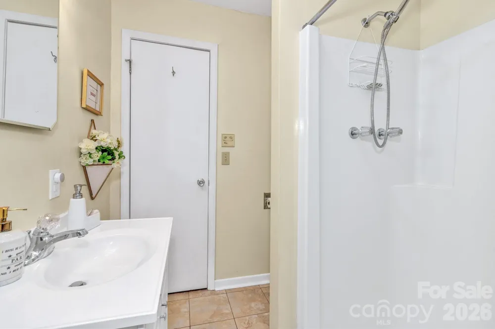 571 Tsisqua Circle Brevard, NC 28712