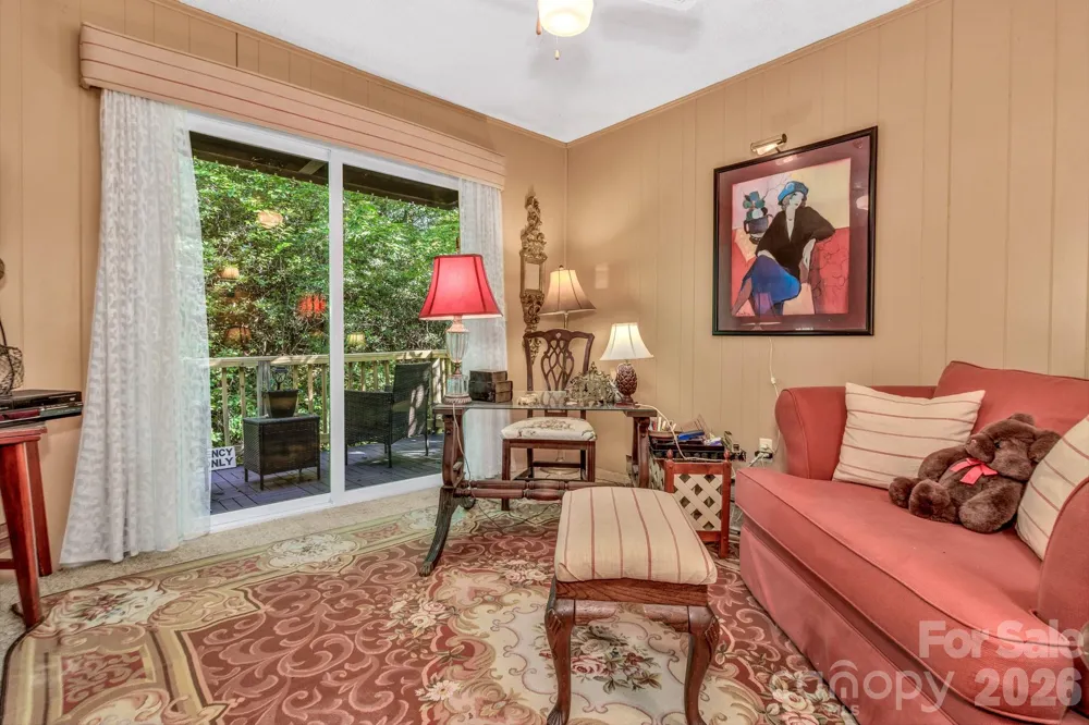 571 Tsisqua Circle Brevard, NC 28712