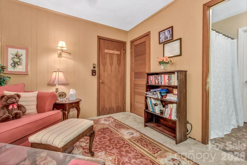 571 Tsisqua Circle Brevard, NC 28712