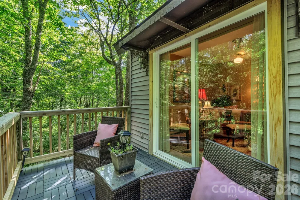 571 Tsisqua Circle Brevard, NC 28712