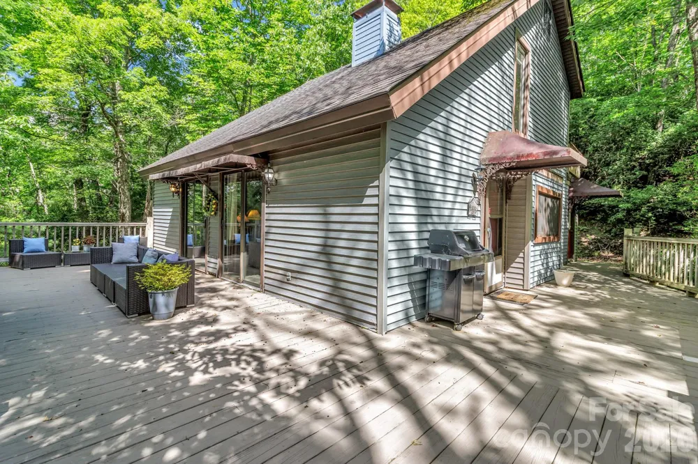 571 Tsisqua Circle Brevard, NC 28712