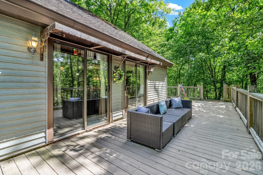 571 Tsisqua Circle Brevard, NC 28712