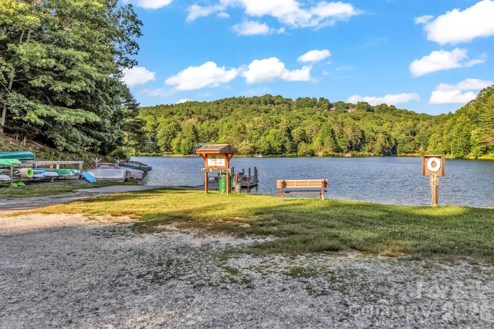 571 Tsisqua Circle Brevard, NC 28712