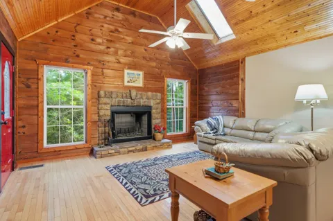 680 Lakeside Dr
