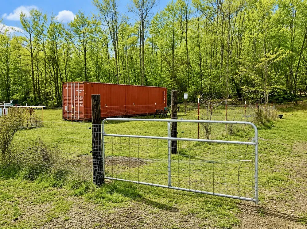 2071 Deer Creek Rd Linden, TN 37096