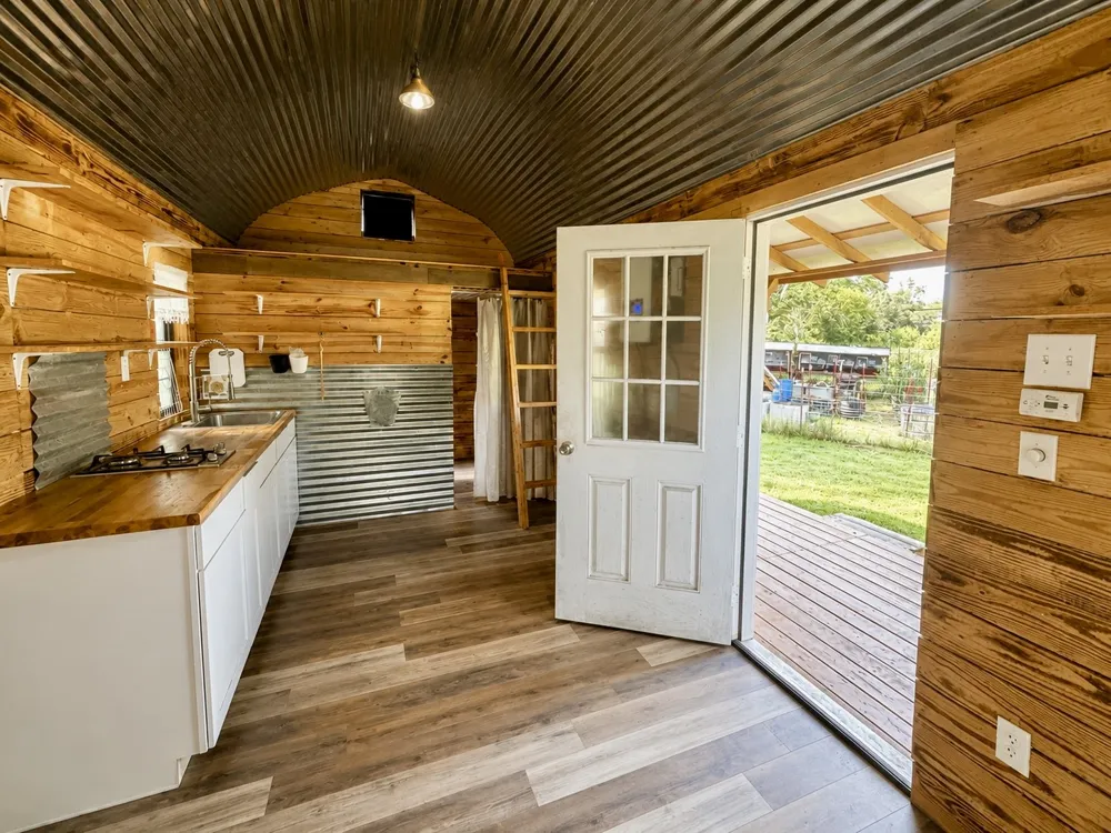 2071 Deer Creek Rd Linden, TN 37096