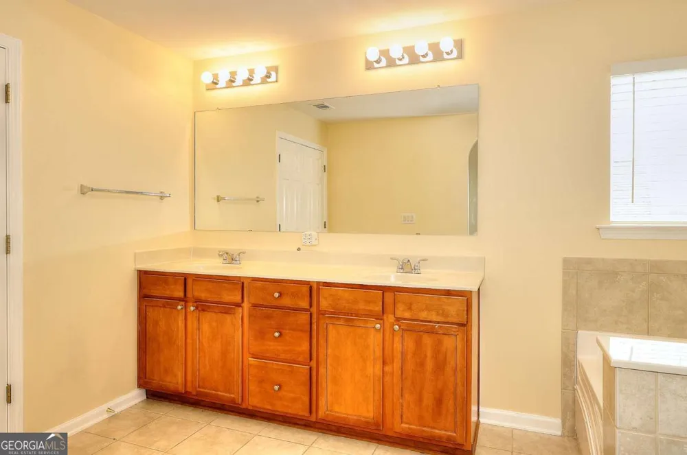 3387 Dogwood PASS Stonecrest, GA 30038
