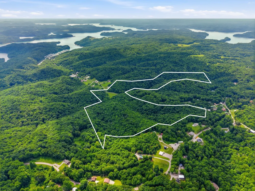 1639 Eucalyptus Dr Byrdstown, TN 38549