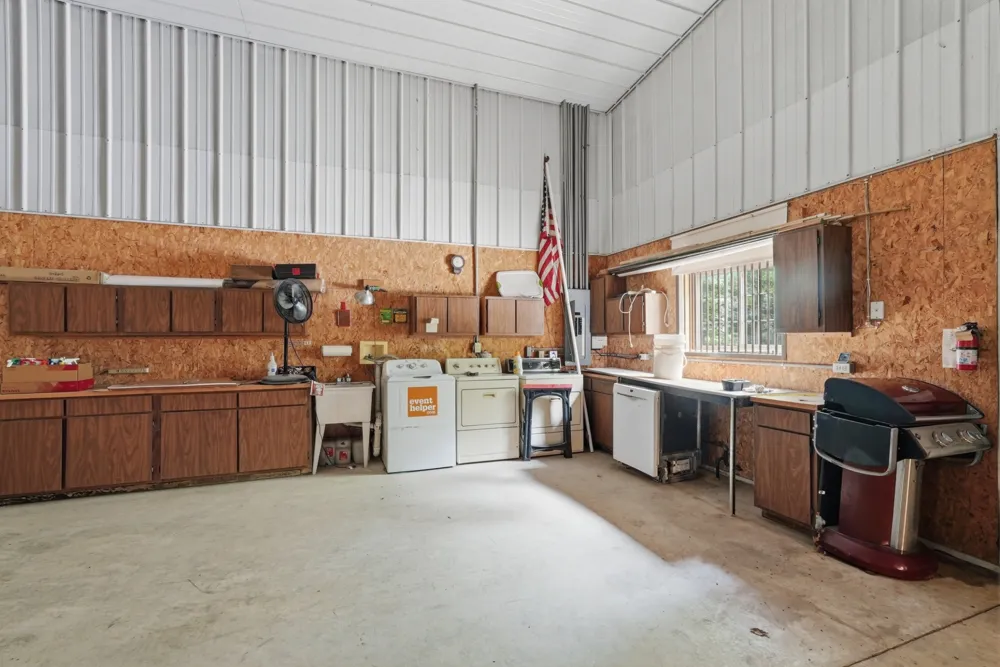 1639 Eucalyptus Dr Byrdstown, TN 38549