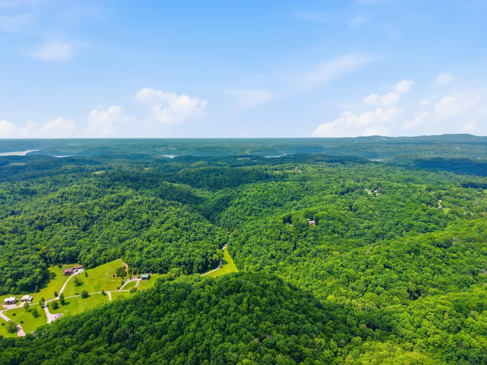 1639 Eucalyptus Dr Byrdstown, TN 38549