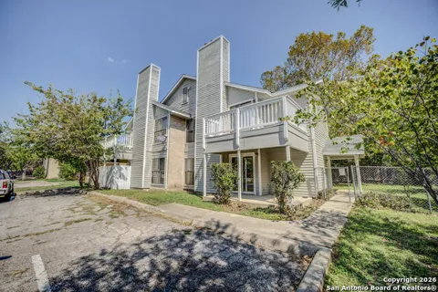 7528 Windsor Oaks