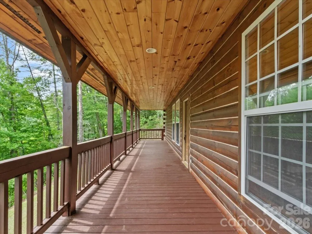 439 Upper Pig Pen Road Green Mountain, NC 28740