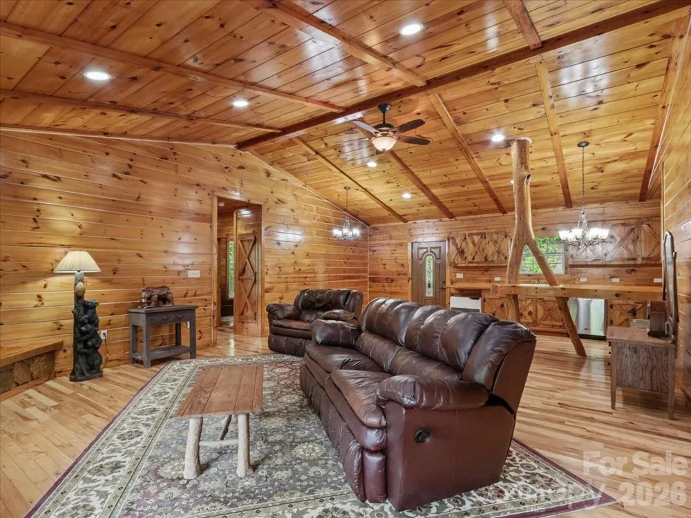 439 Upper Pig Pen Road Green Mountain, NC 28740