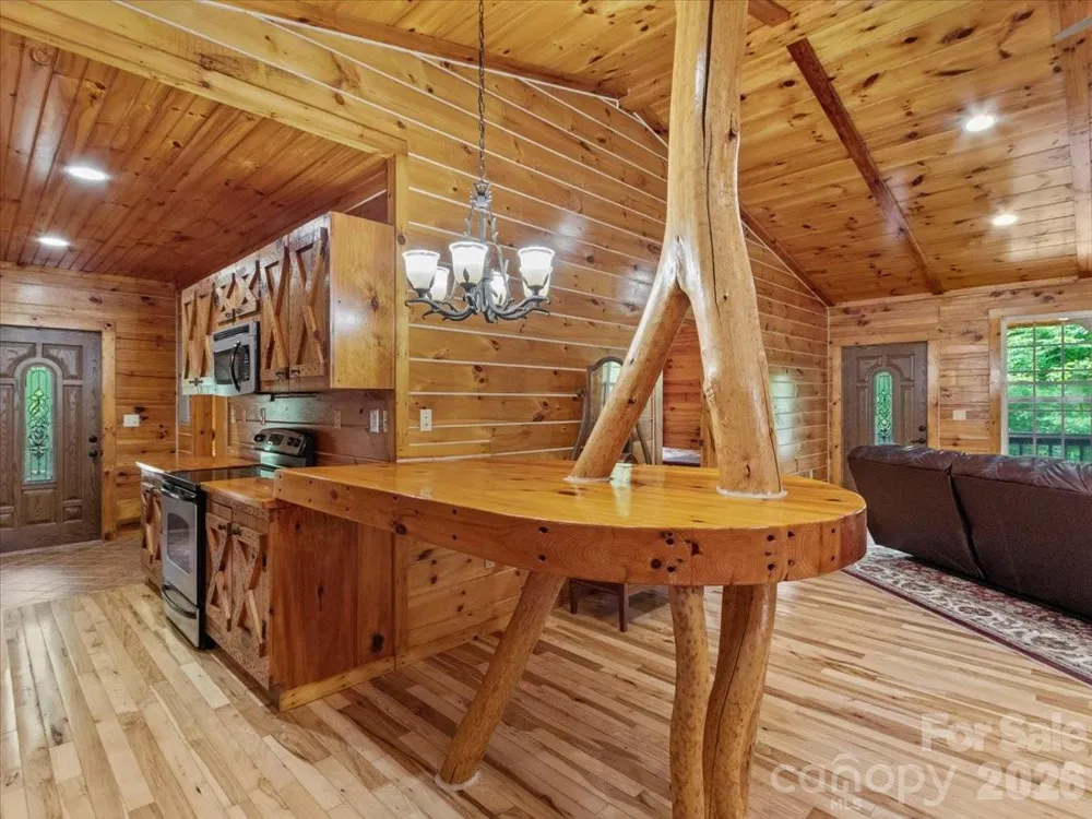 439 Upper Pig Pen Road Green Mountain, NC 28740