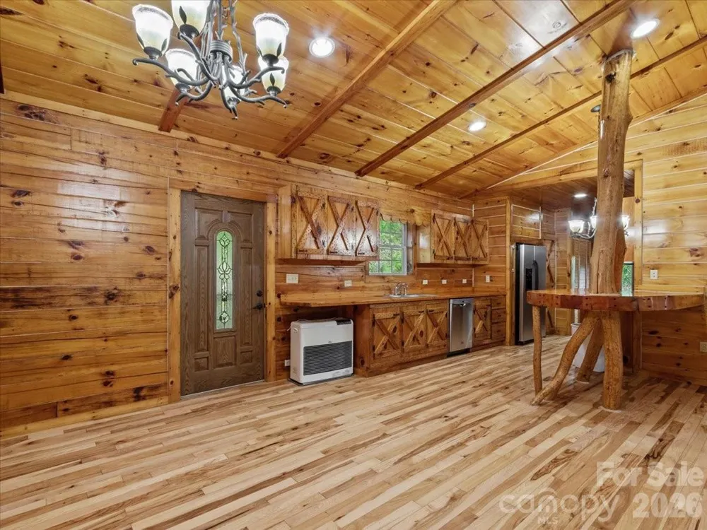 439 Upper Pig Pen Road Green Mountain, NC 28740