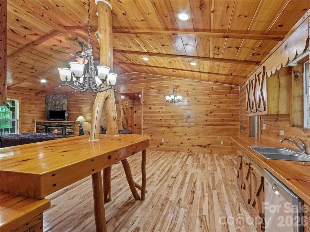 439 Upper Pig Pen Road Green Mountain, NC 28740