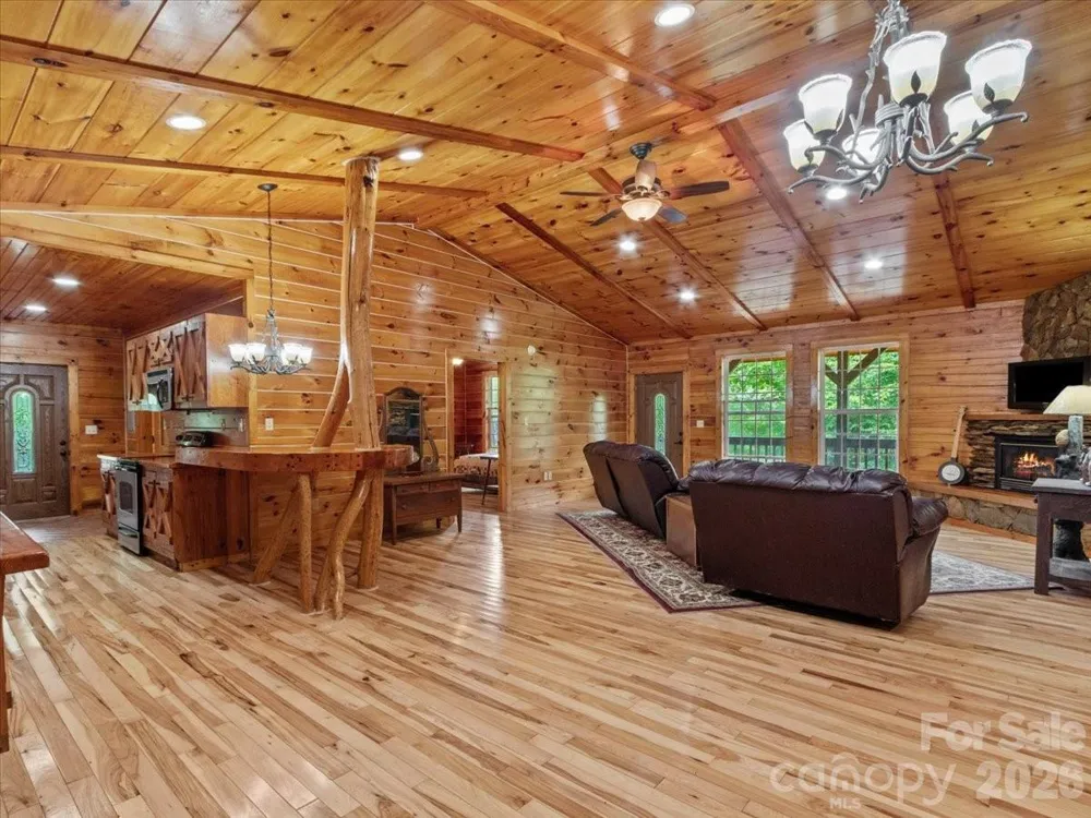 439 Upper Pig Pen Road Green Mountain, NC 28740