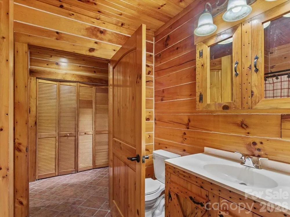 439 Upper Pig Pen Road Green Mountain, NC 28740
