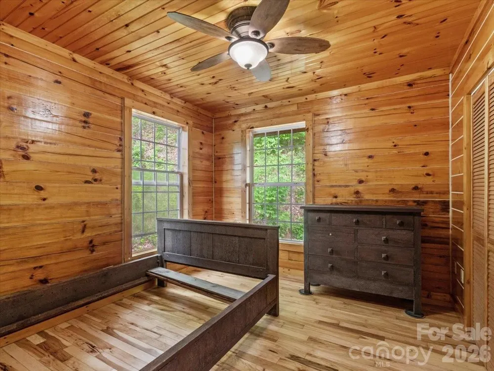 439 Upper Pig Pen Road Green Mountain, NC 28740