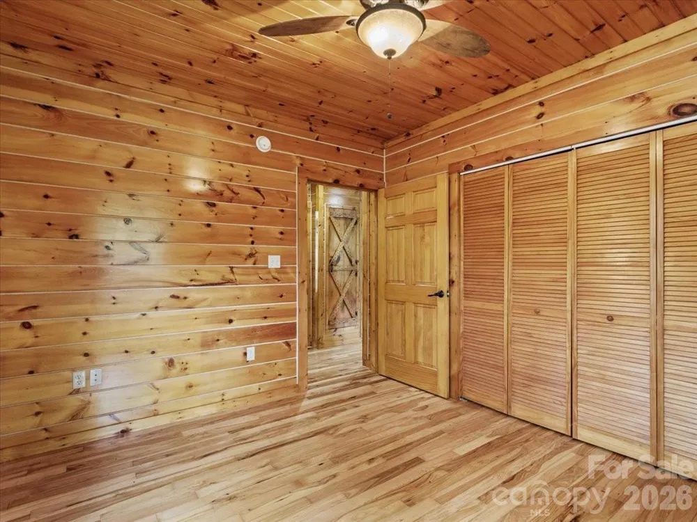 439 Upper Pig Pen Road Green Mountain, NC 28740