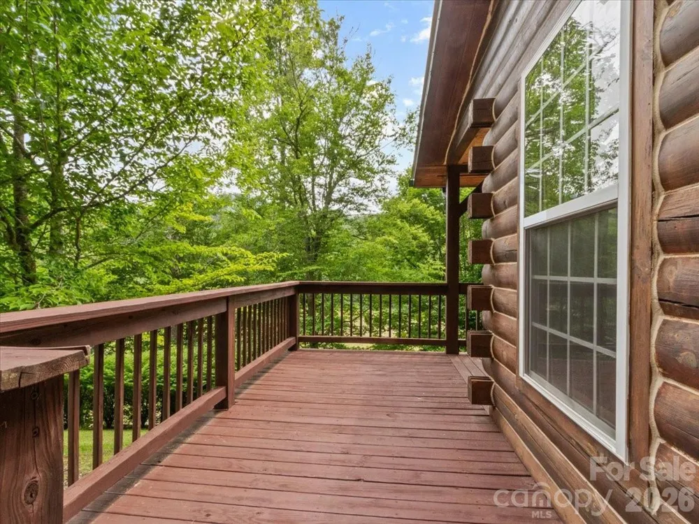 439 Upper Pig Pen Road Green Mountain, NC 28740