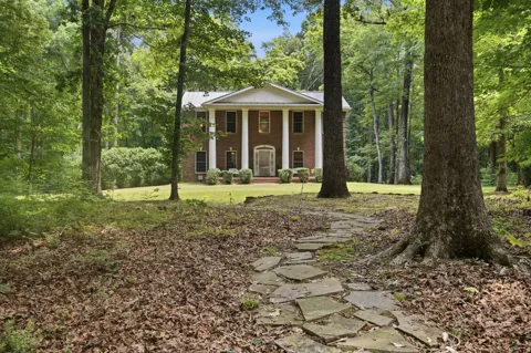 1225 Johnny Hall Rd