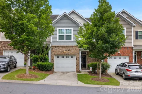 7044 Woodsbay Lane