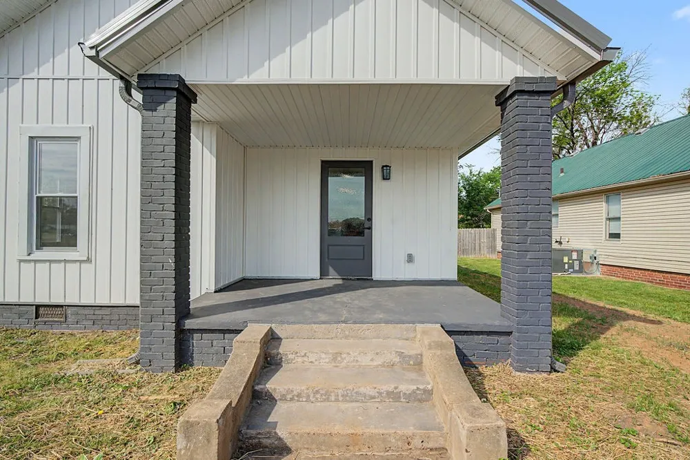 219 Cherry St Guthrie, KY 42234