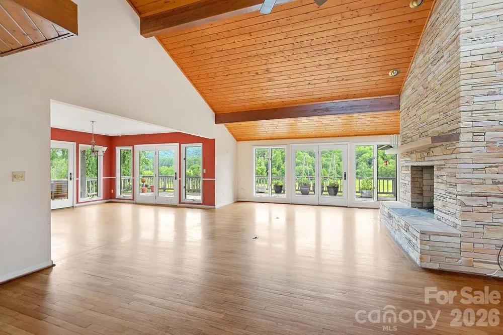 547 Windover Drive Brevard, NC 28712