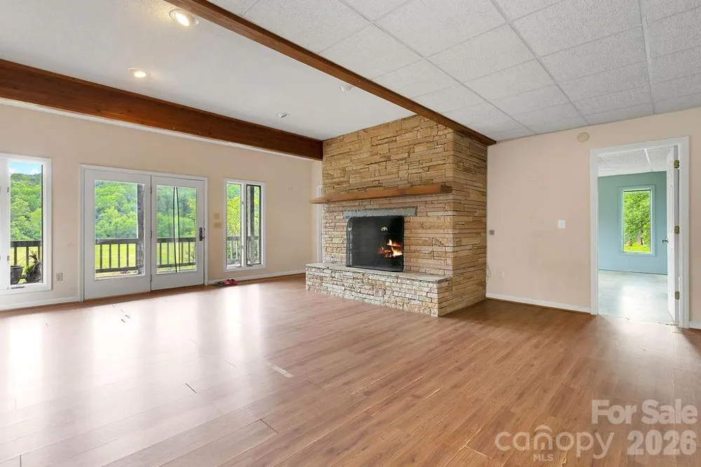547 Windover Drive Brevard, NC 28712