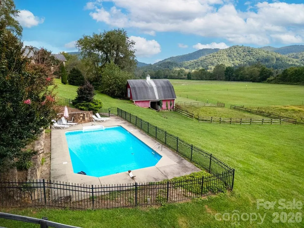 547 Windover Drive Brevard, NC 28712