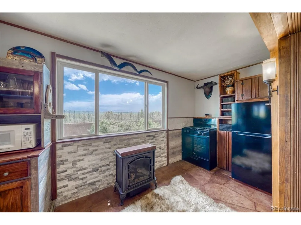 2283 CO RD 323 Westcliffe, CO 81252
