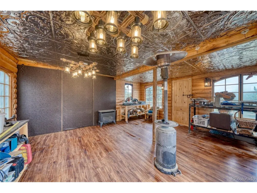 2283 CO RD 323 Westcliffe, CO 81252